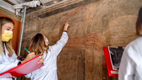 Hermès presenta il Grand Tour degli Affreschi.